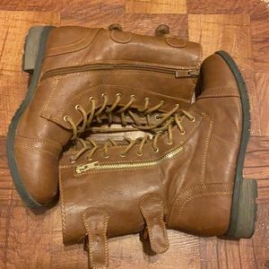 Brown boots size 7 1/2